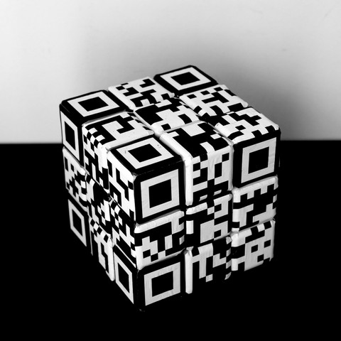 qr rubik's cube photo 1